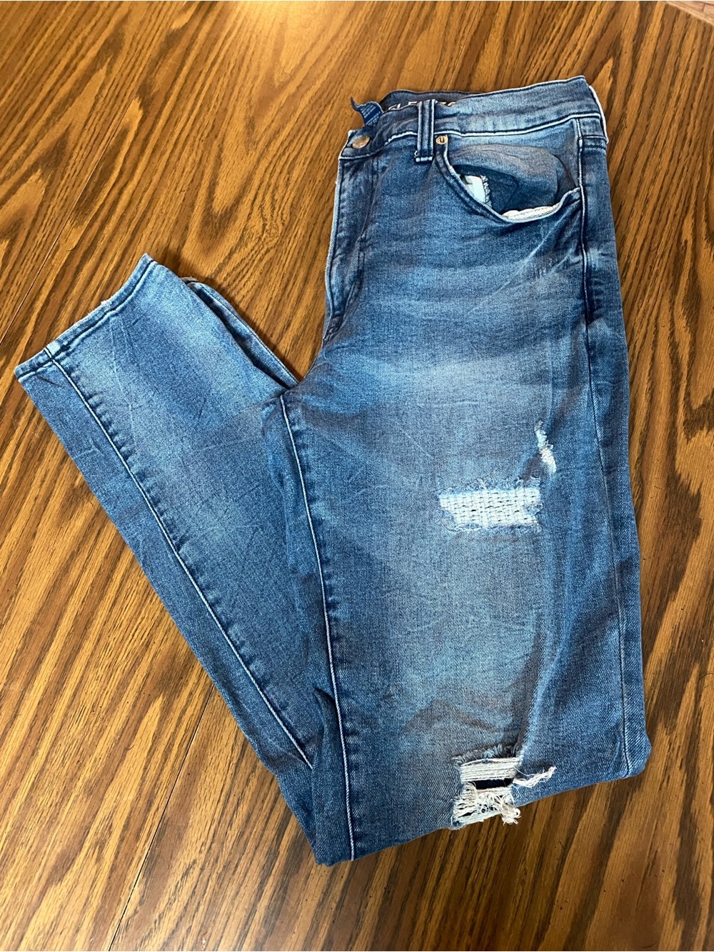 Arizona Jean Company Men's Distressed Blue Skinny Jeans